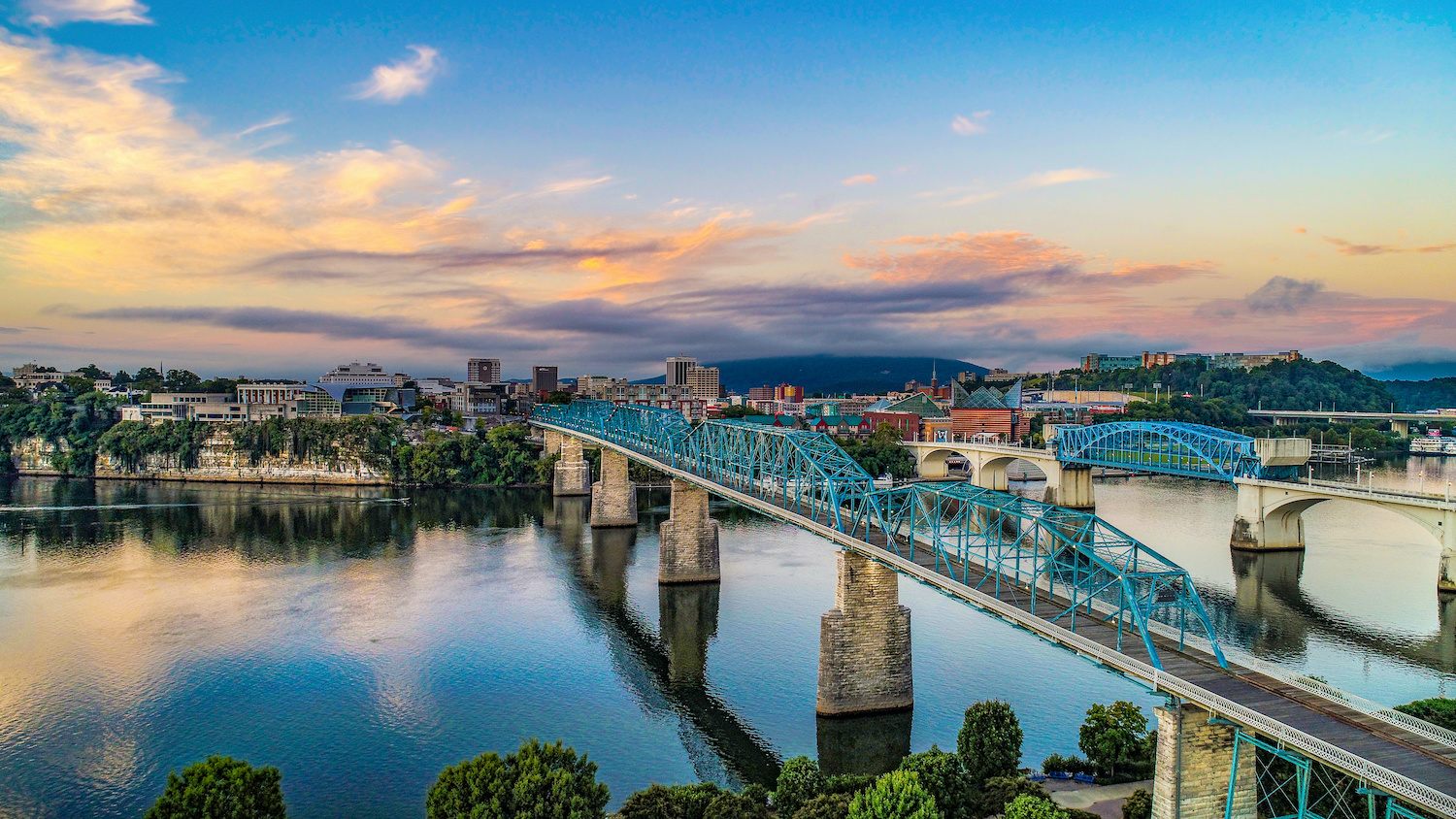The Walnut Street Bridge and the Chattanooga skyline